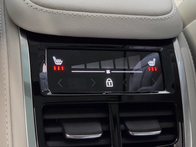 New 2026 Volvo XC90 B6 Ultra w/ Protection Package Premier AWD/4WD image 13