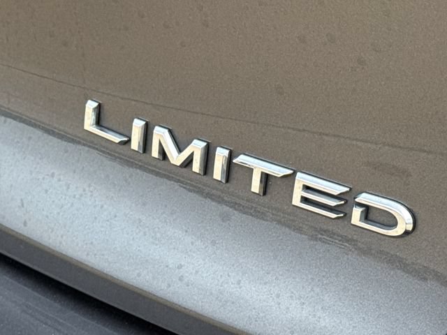 Used 2023 Toyota Crown AWD/4WD image 10