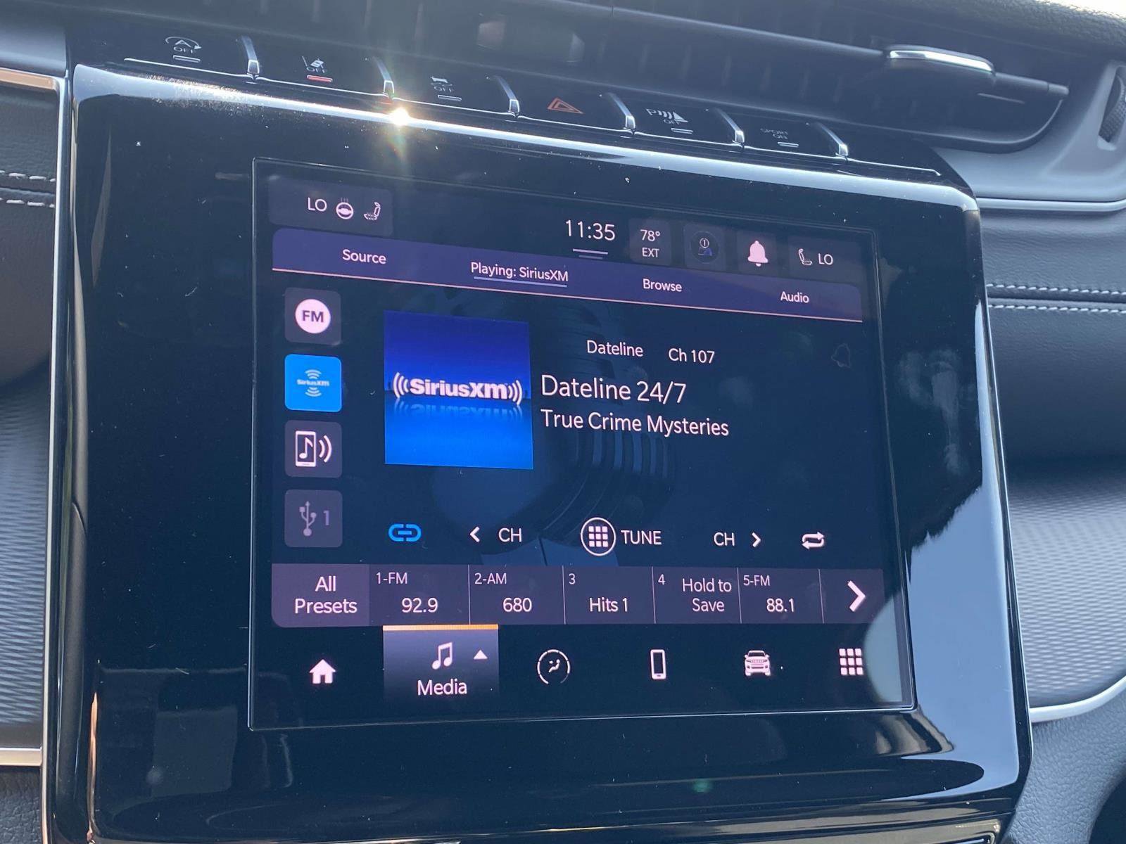 New 2025 Jeep Grand Cherokee Laredo X w/ Luxury Tech Group I image 6