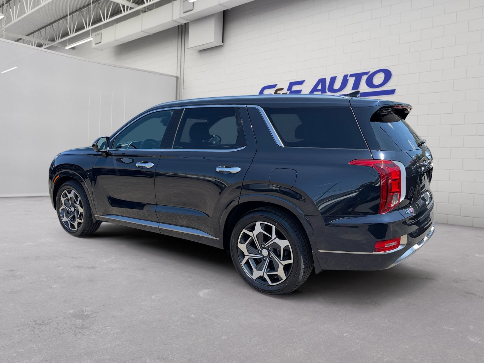 Used 2022 Hyundai Palisade Calligraphy AWD/4WD image 3