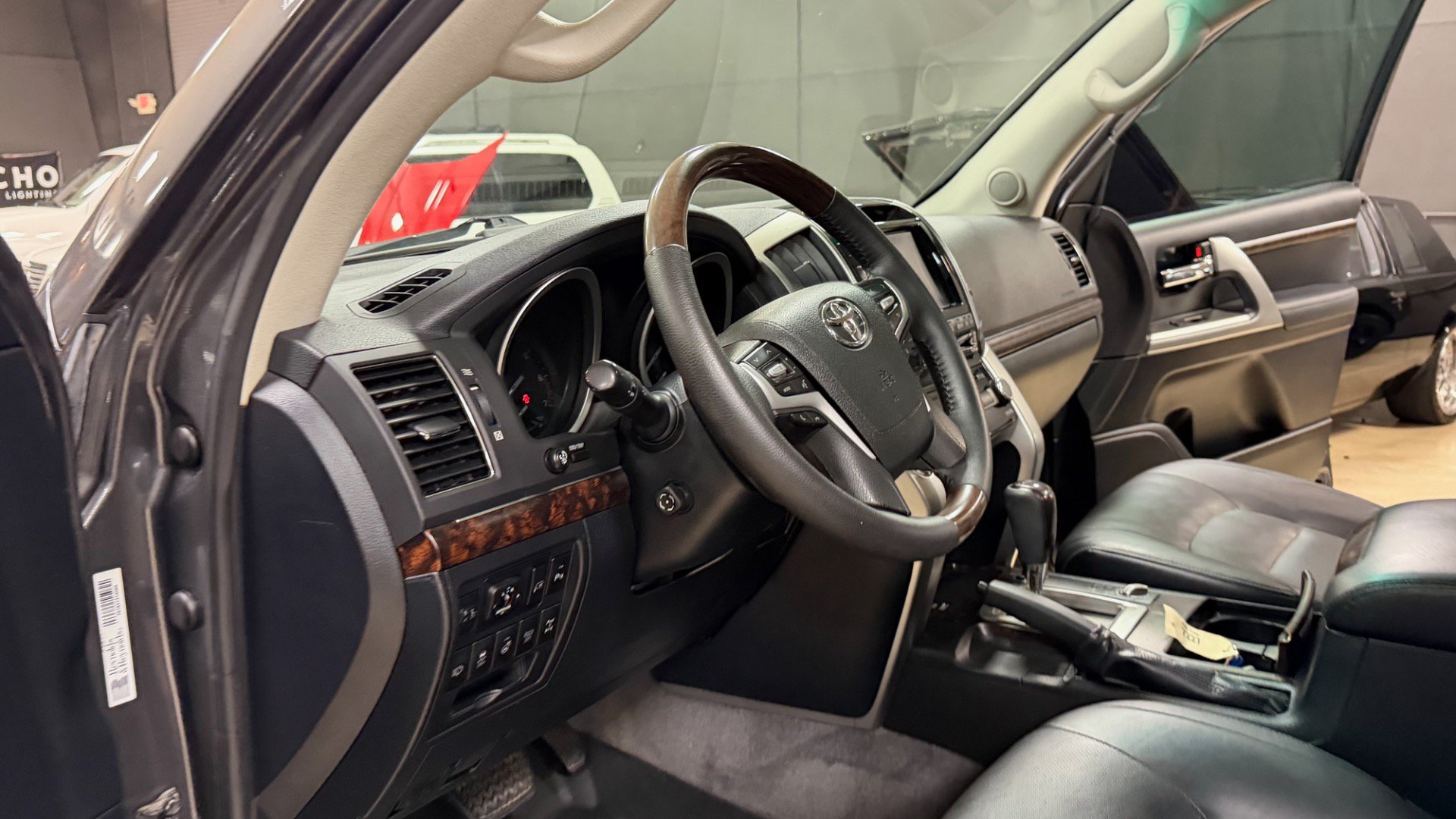 Used 2014 Toyota Land Cruiser AWD/4WD image 23