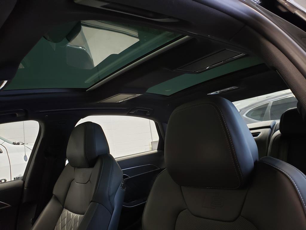 Used 2023 Audi S8 w/ S8 Executive Package image 10