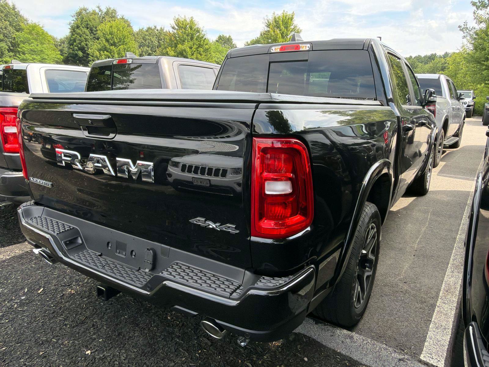 New 2026 RAM 1500 Laramie w/ Laramie Preferred Package AWD/4WD image 2