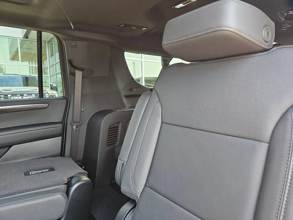 New 2026 Chevrolet Suburban LT w/ Comfort Package AWD/4WD image 21