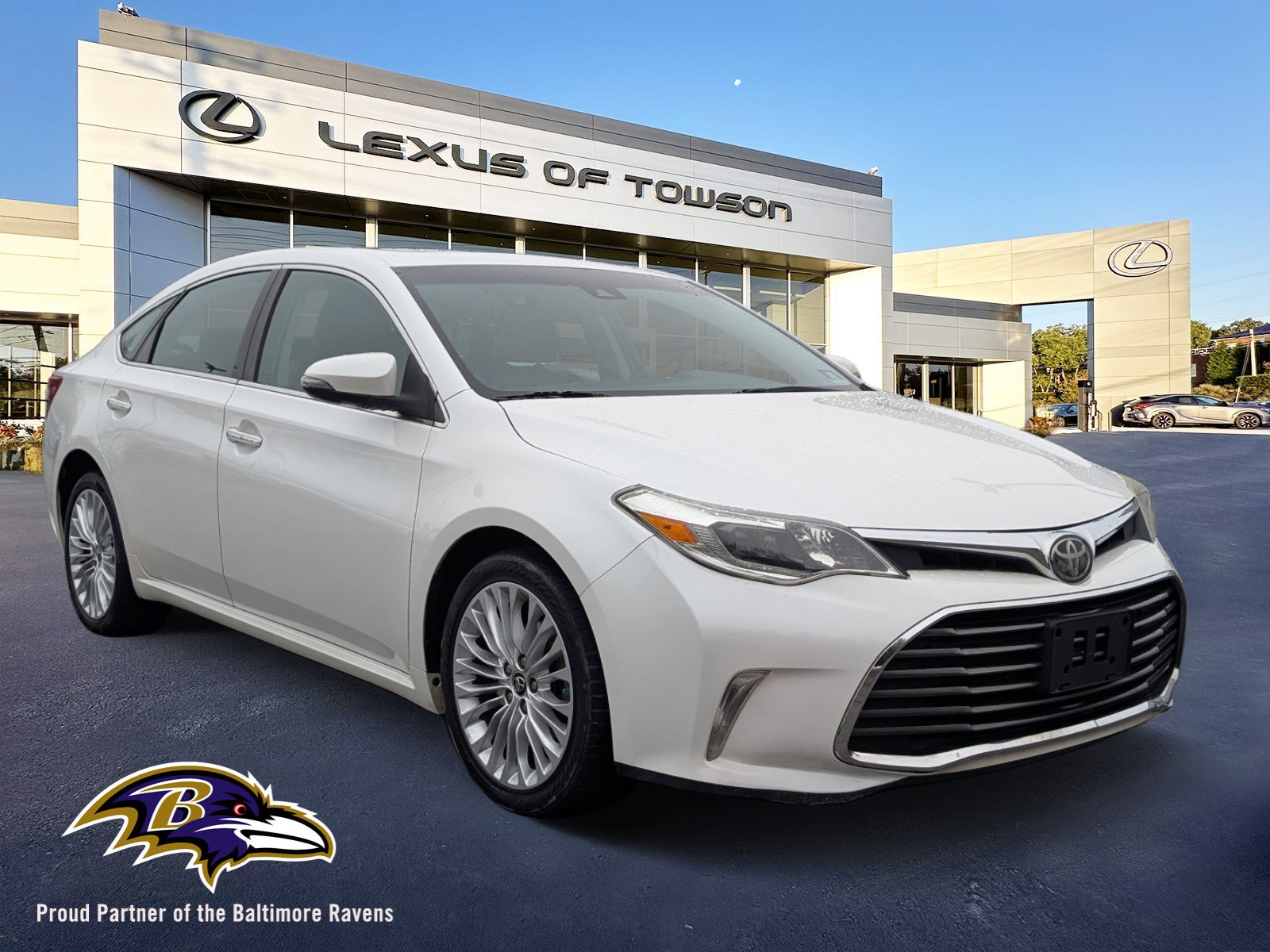 Used 2016 Toyota Avalon Limited w/ Toyota Safety Sense Package video 1