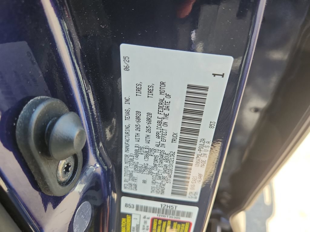 Used 2025 Toyota Tundra Limited AWD/4WD image 19