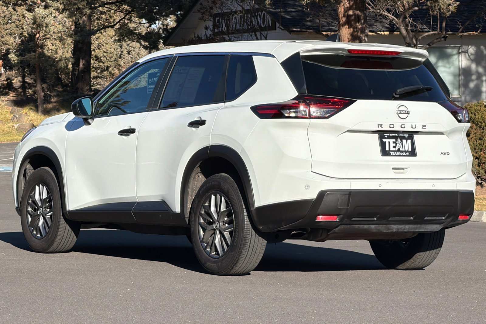 Used 2024 Nissan Rogue S image 6