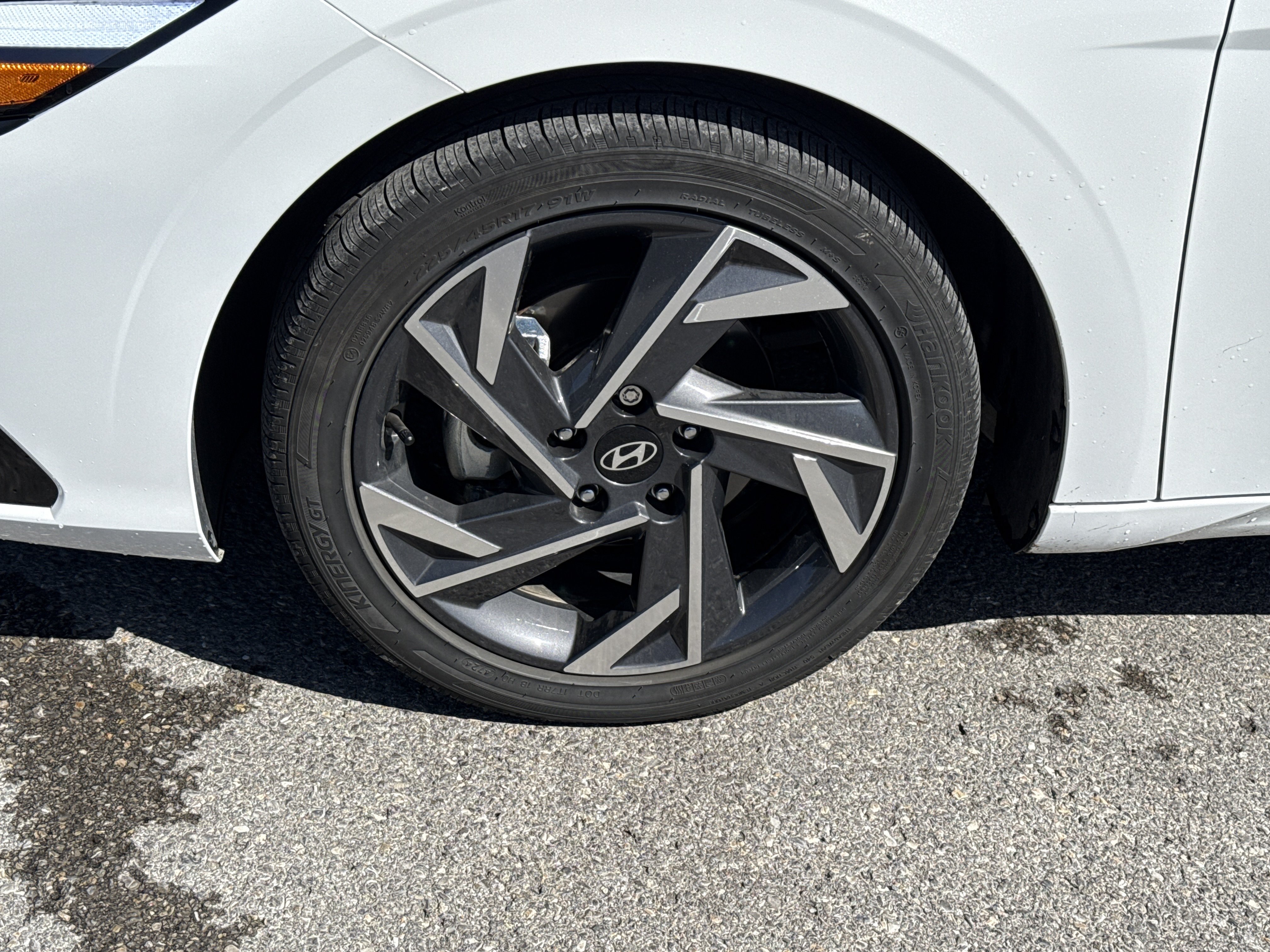 Certified 2025 Hyundai Elantra SEL FWD image 10