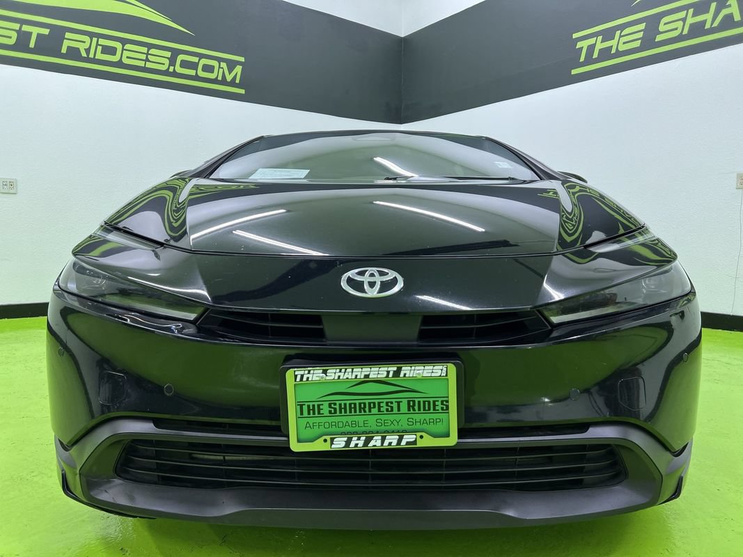Used 2023 Toyota Prius LE FWD image 3