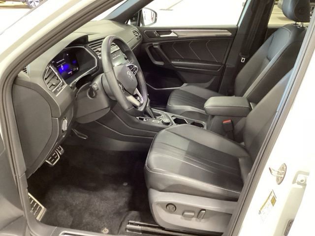 Used 2023 Volkswagen Tiguan SE R-Line AWD/4WD image 10