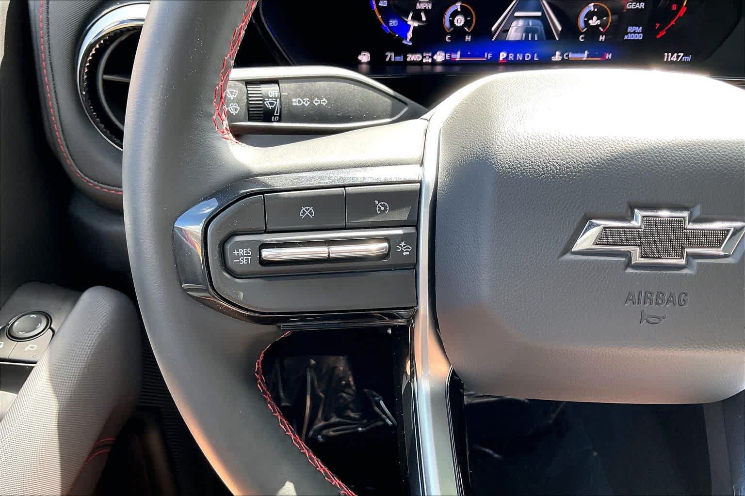Used 2026 Chevrolet Colorado Z71 AWD/4WD image 18