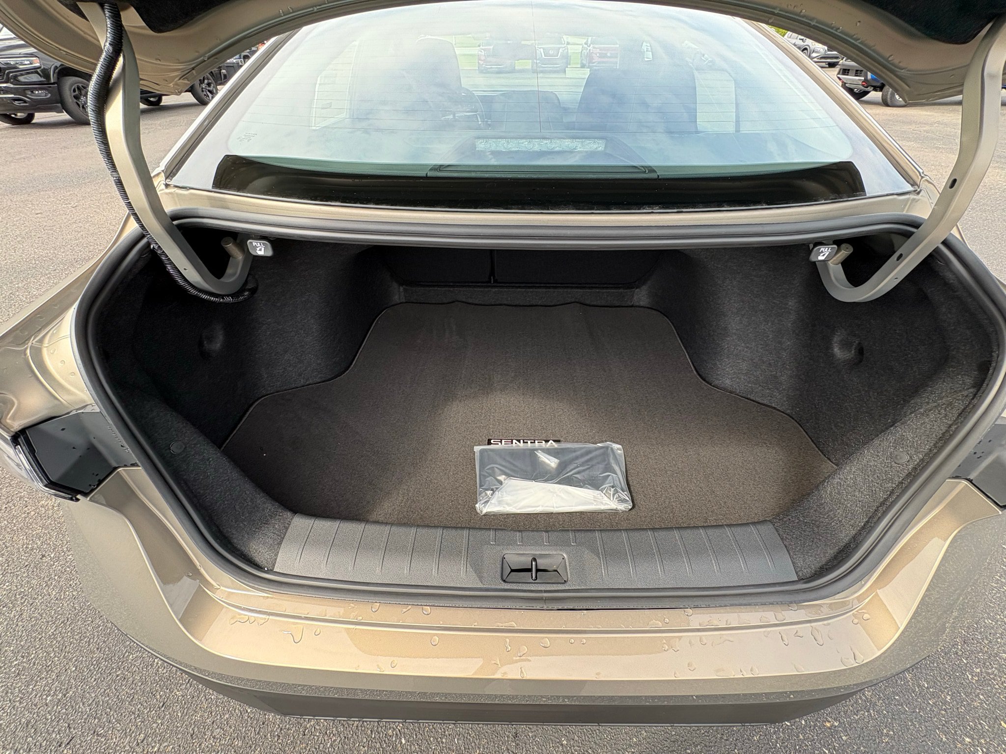 New 2027 Nissan Sentra SV w/ SV Convenience Package FWD image 23
