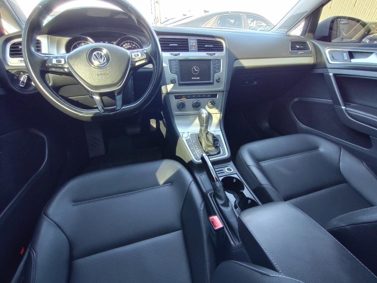 Used 2016 Volkswagen Golf SE image 40