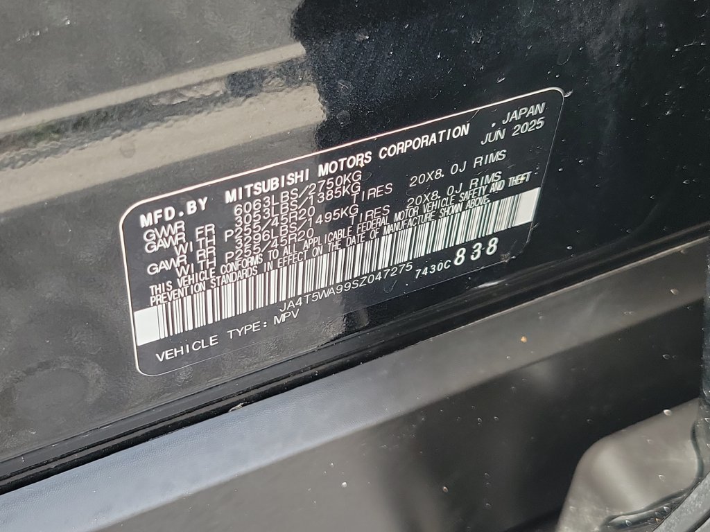Used 2025 Mitsubishi Outlander 4WD Plug-In Hybrid image 34