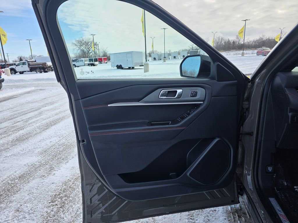 New 2026 Ford Explorer ST-Line w/ ST-Line Street Pack AWD/4WD image 16
