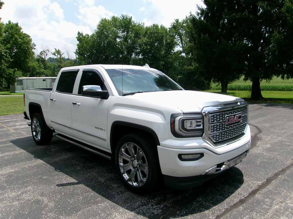 Used 2016 GMC Sierra 1500 Denali w/ Denali Ultimate Package AWD/4WD image 2
