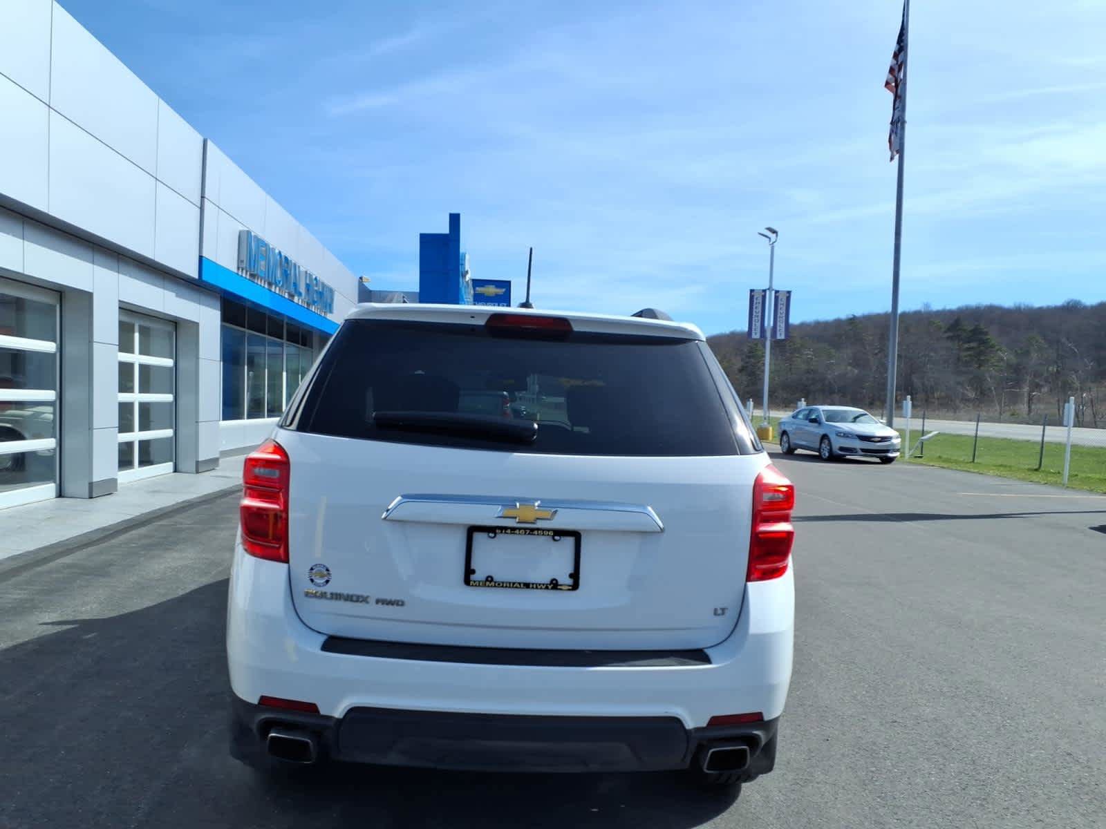 Used 2017 Chevrolet Equinox LT w/ Convenience Package image 6