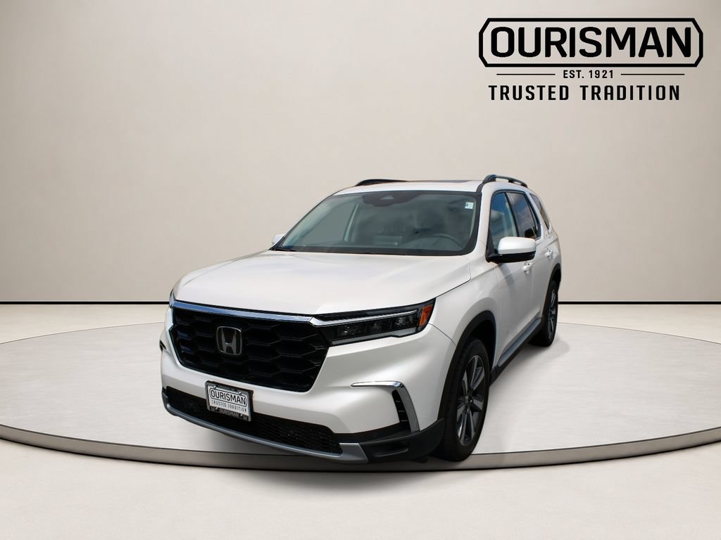 Certified 2025 Honda Pilot Touring image 4