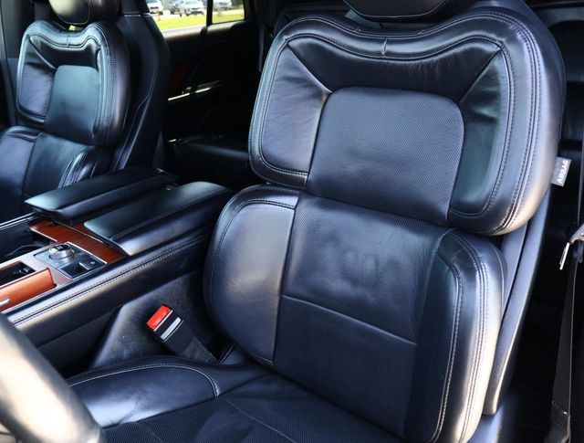 Used 2020 Lincoln Navigator L Reserve w/ Equipment Group 208A Reserve AWD/4WD image 16