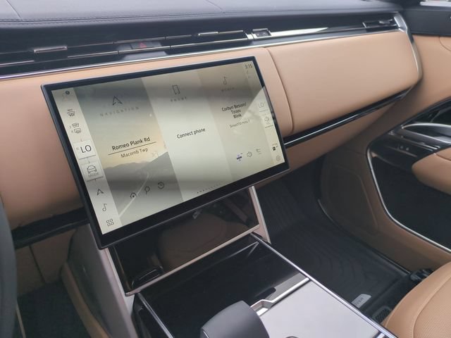New 2026 Land Rover Range Rover Long Wheelbase SE AWD/4WD image 11