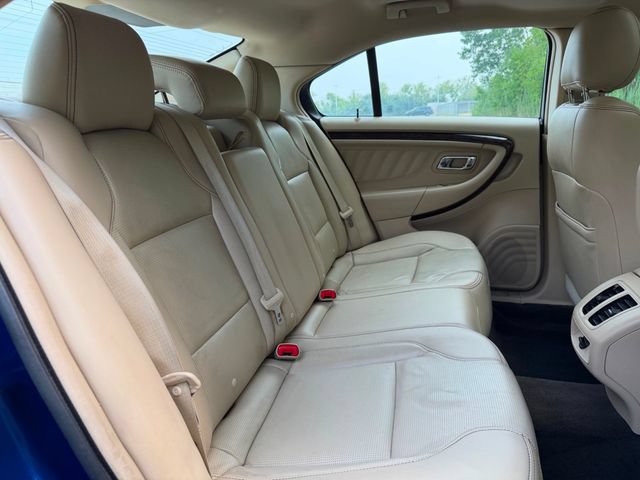 Used 2013 Ford Taurus Limited FWD image 23