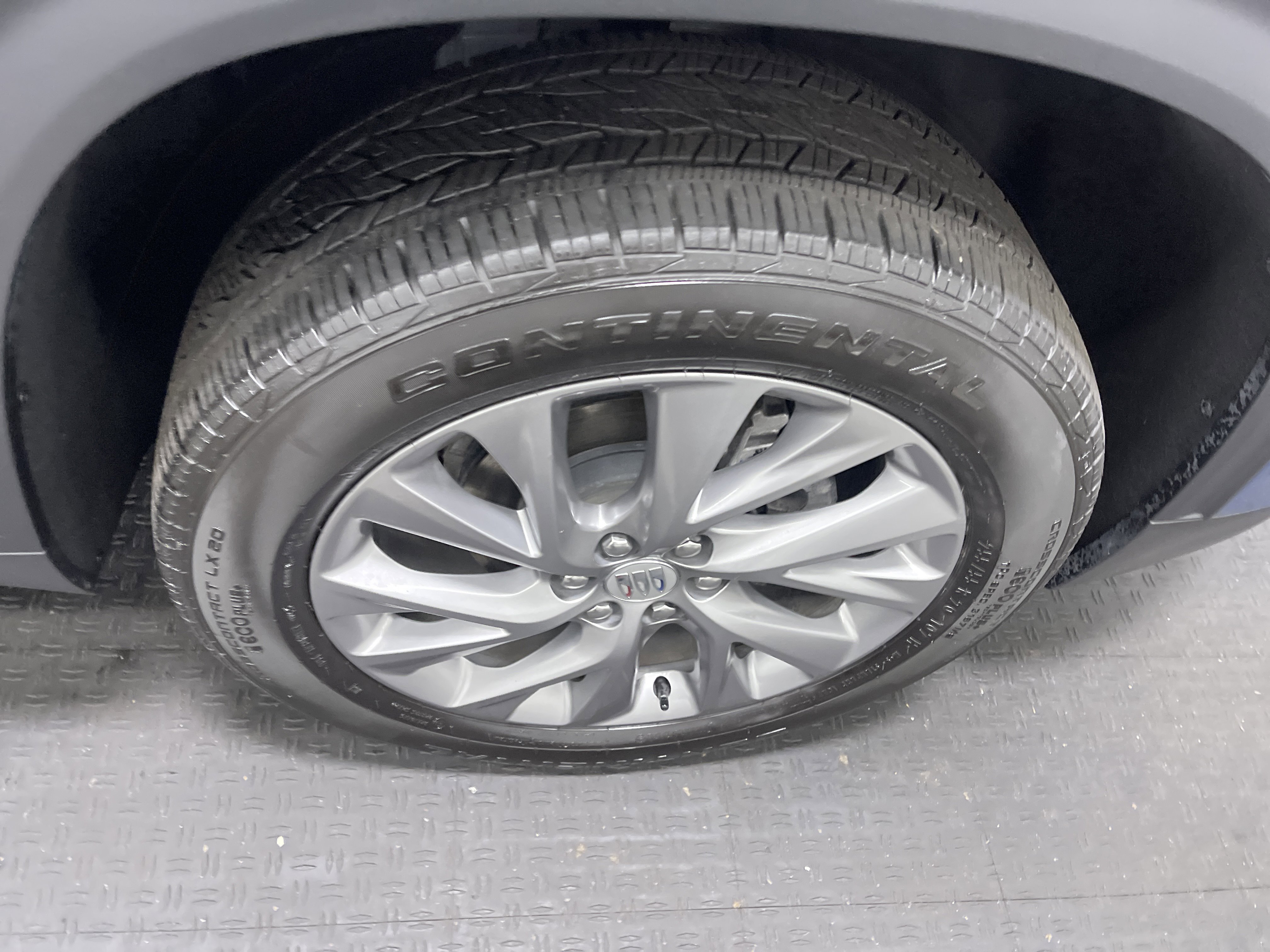 Used 2025 Buick Enclave Preferred image 28