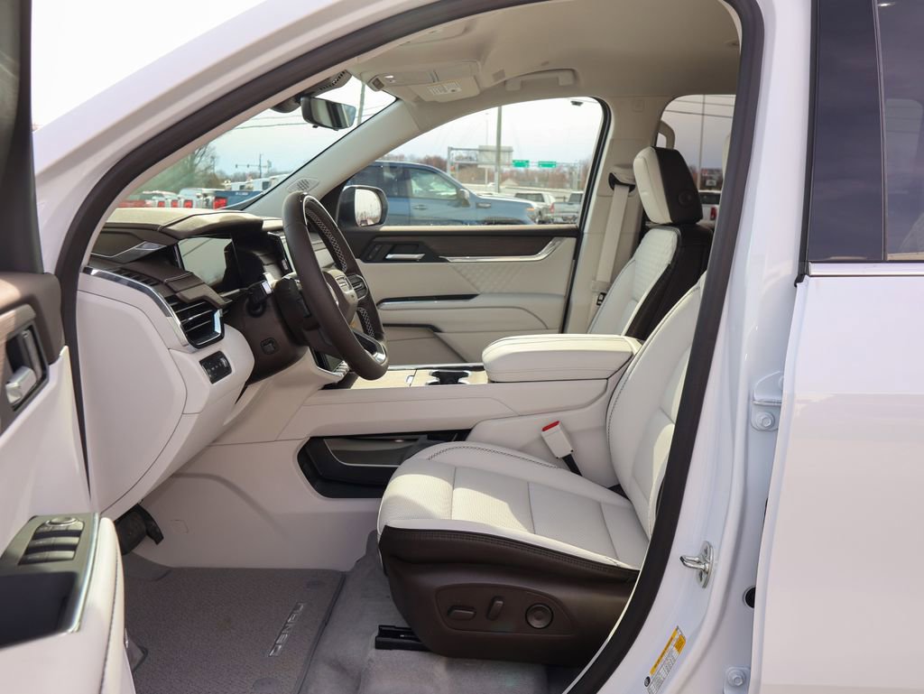 New 2026 GMC Acadia Denali w/ Super Cruise Package image 8