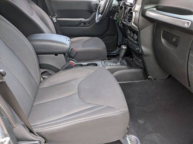 Used 2014 Jeep Wrangler Unlimited Sahara AWD/4WD image 19
