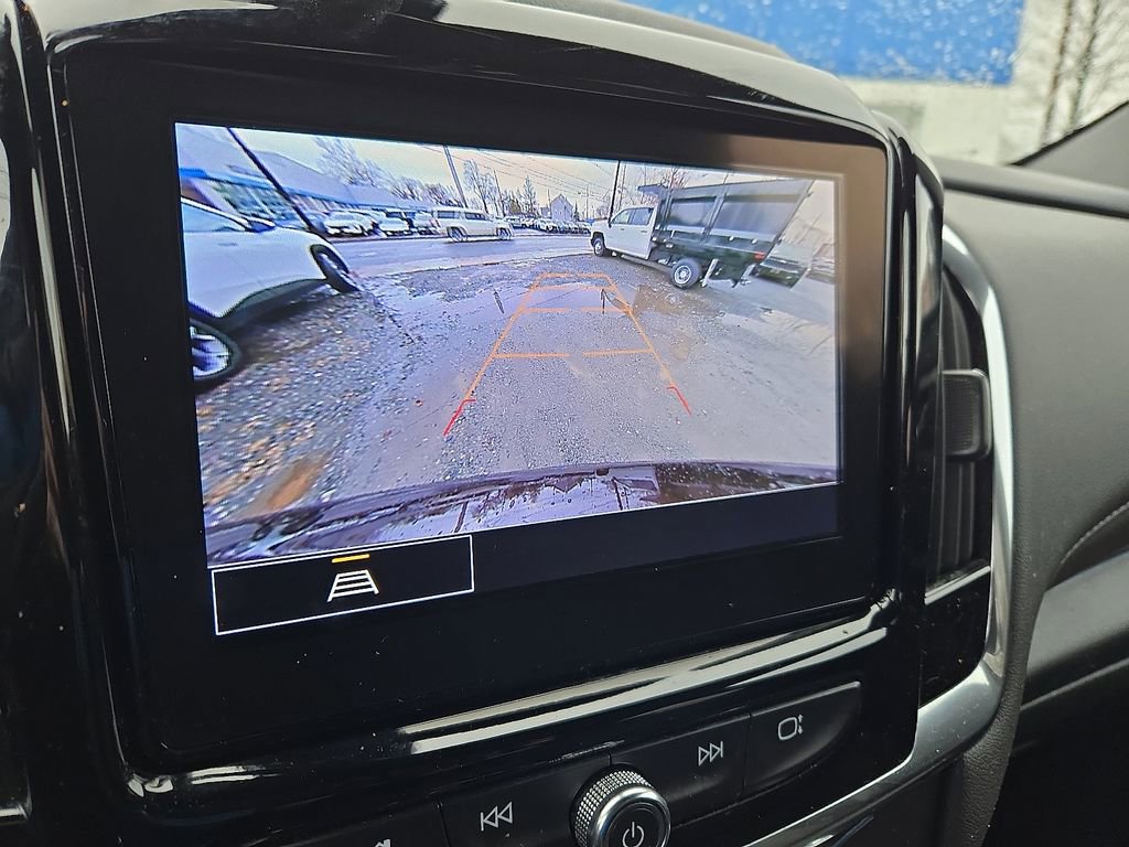 Used 2023 Chevrolet Traverse LT image 23