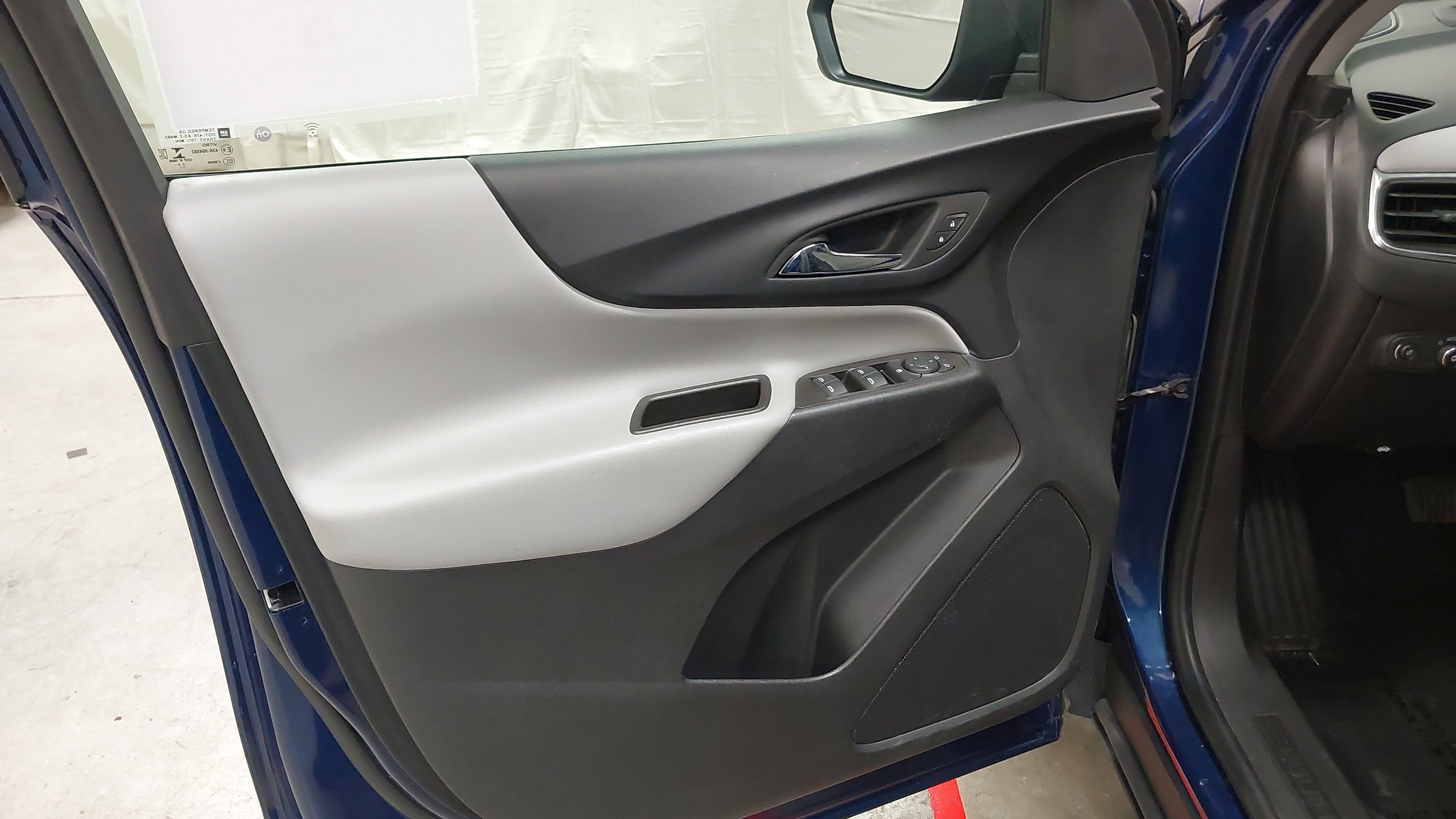 Used 2023 Chevrolet Equinox LS w/ LS Convenience Package image 24