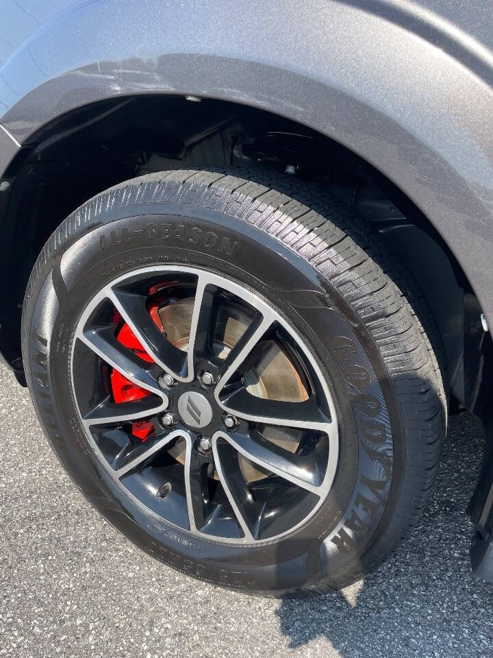 Used 2018 Dodge Journey SE w/ Blacktop Package FWD image 21