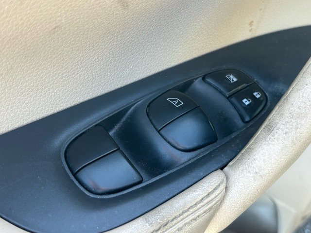 Used 2017 Nissan Rogue S image 20