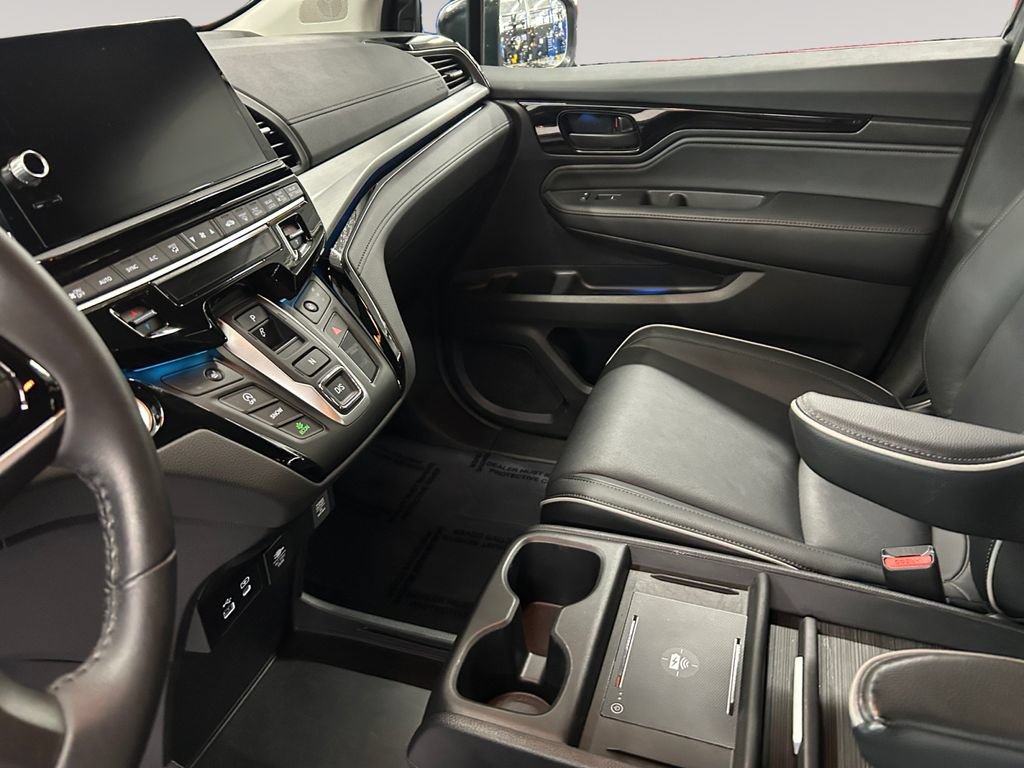 Certified 2025 Honda Odyssey Touring image 10