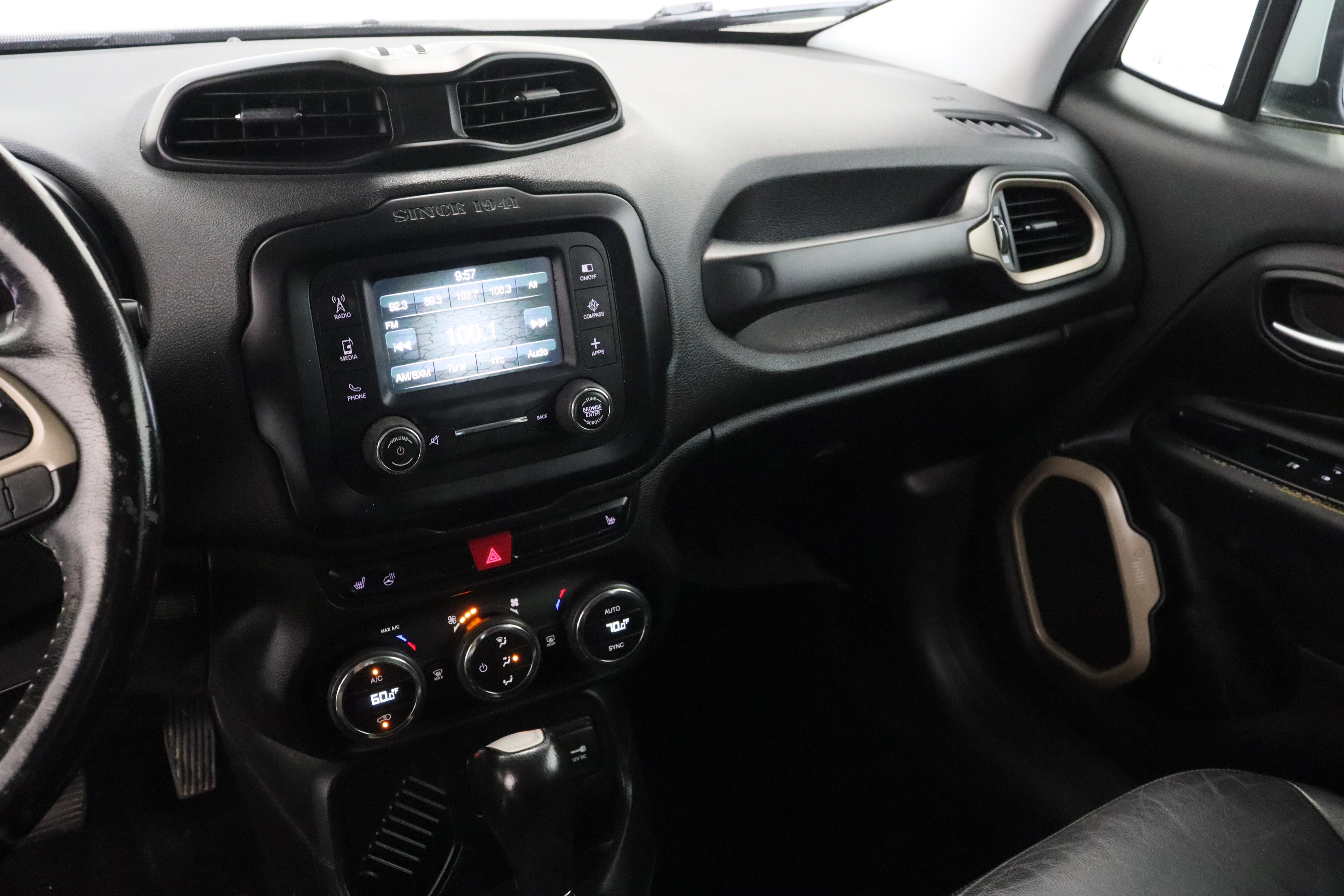 Used 2016 Jeep Renegade Limited FWD image 16