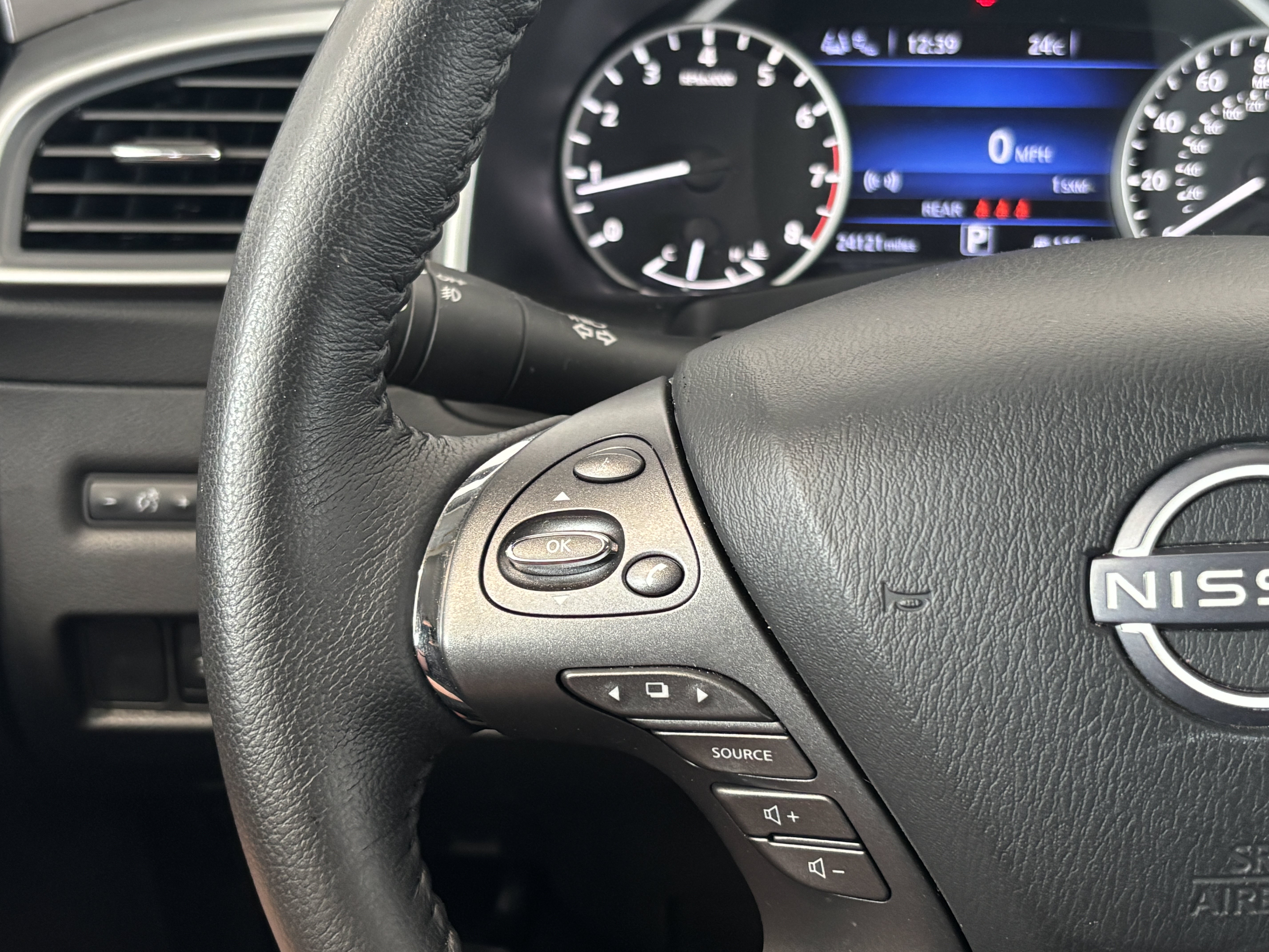 Used 2024 Nissan Murano SV w/ SV Midnight Edition Package AWD/4WD image 11