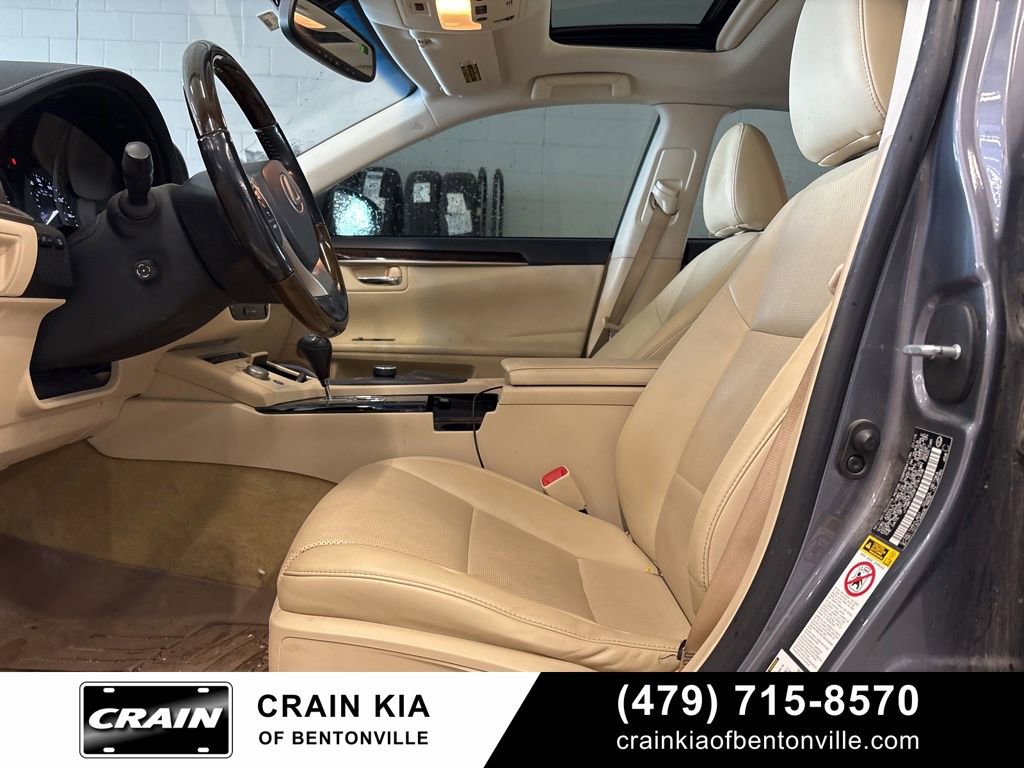 Used 2015 Lexus ES 350 w/ Premium Package FWD image 14