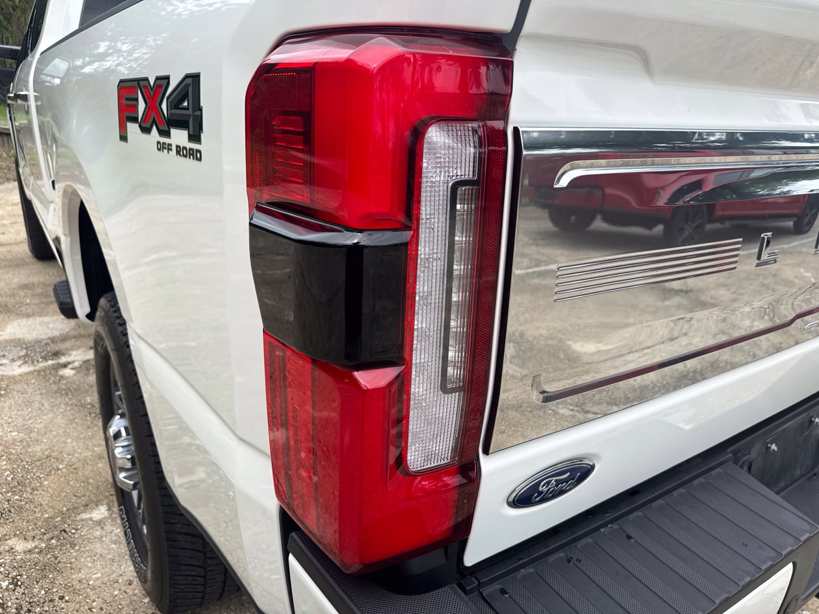 Used 2024 Ford F350 Limited w/ FX4 Off-Road Package AWD/4WD image 9