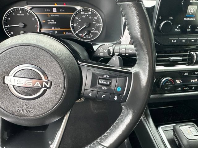 Used 2025 Nissan Pathfinder SL AWD/4WD image 13