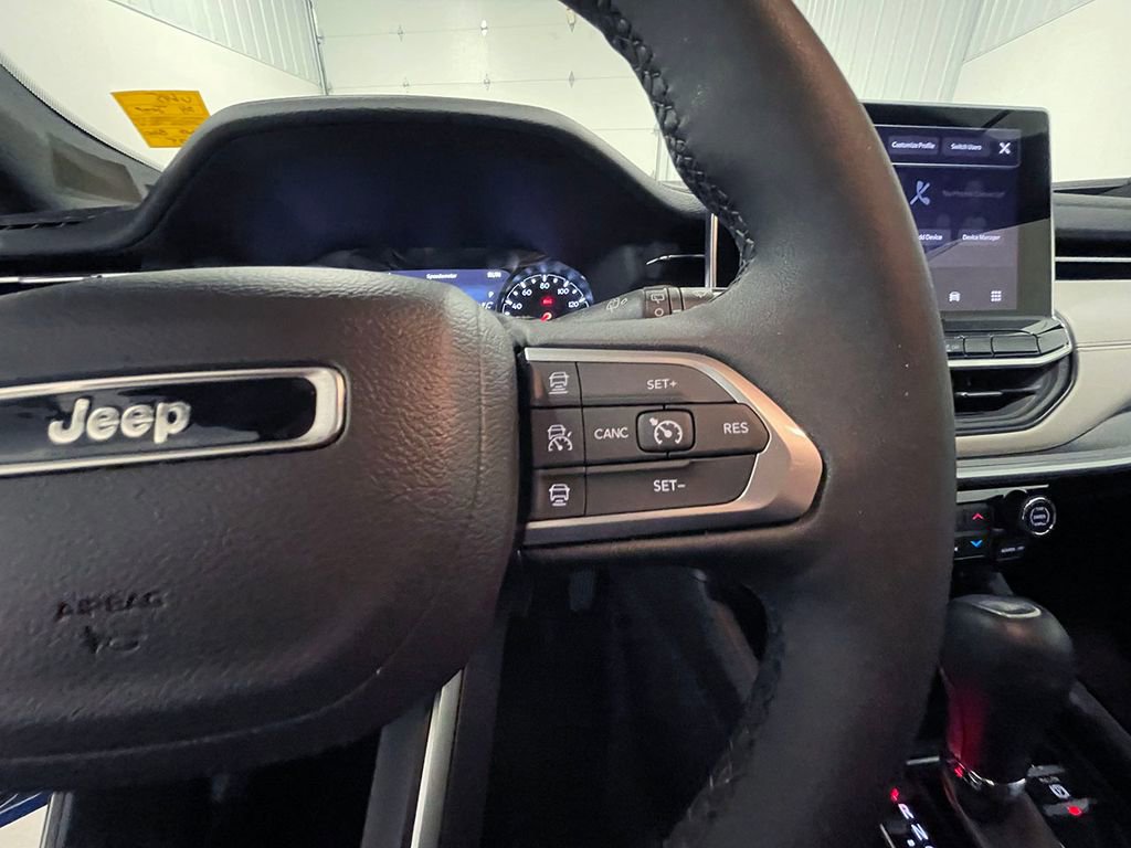 Used 2024 Jeep Compass Limited image 34