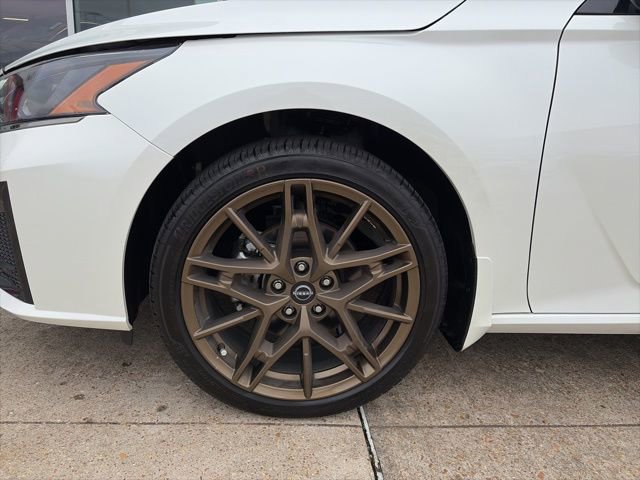 Certified 2025 Nissan Altima 2.5 SR image 7