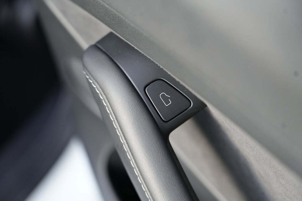 Used 2023 Tesla Model 3 Standard Range image 40