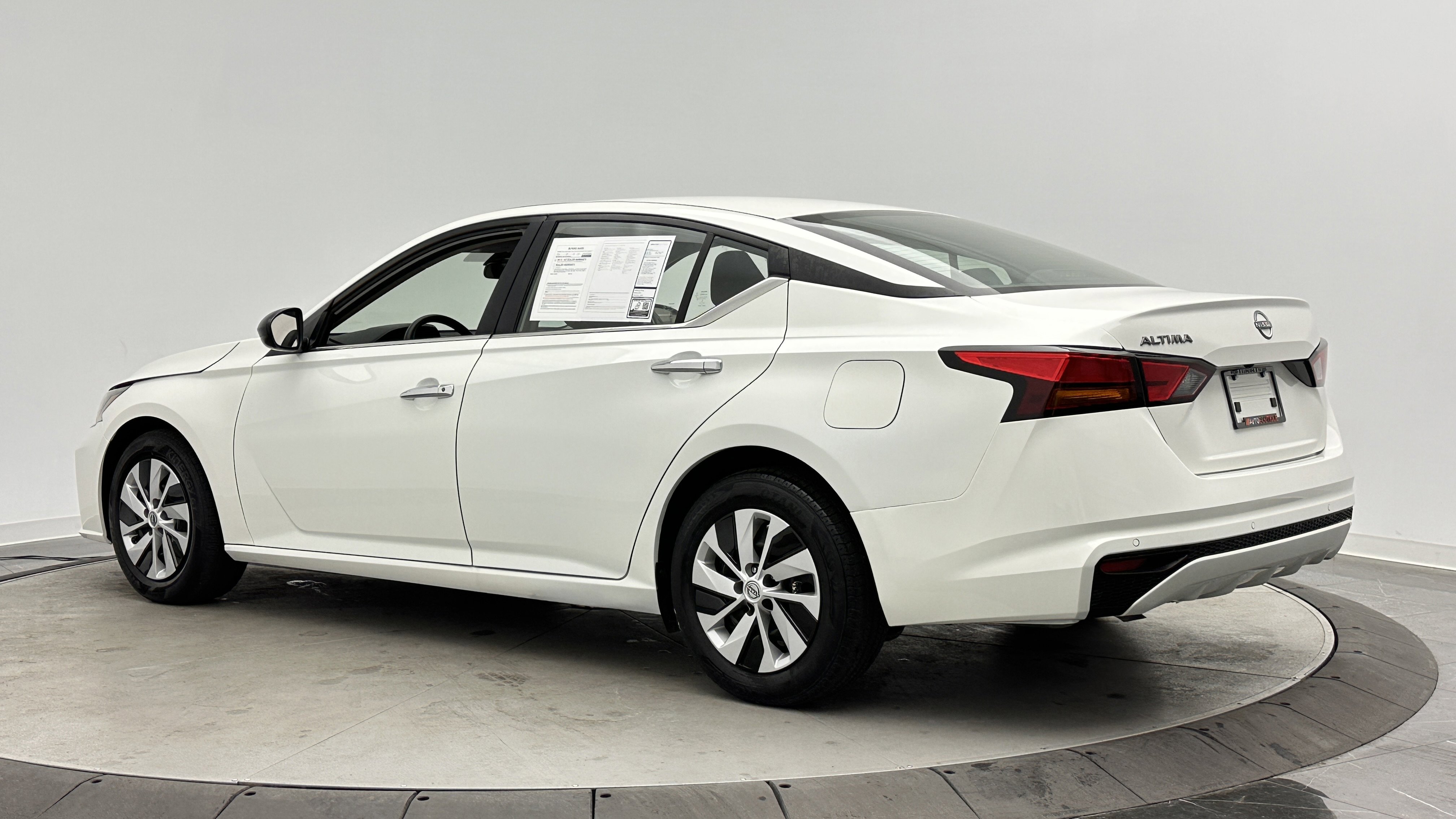 Used 2024 Nissan Altima 2.5 S FWD image 5