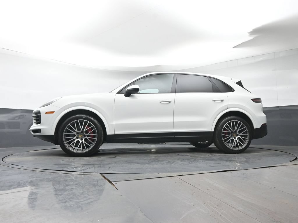 Used 2022 Porsche Cayenne AWD/4WD image 36