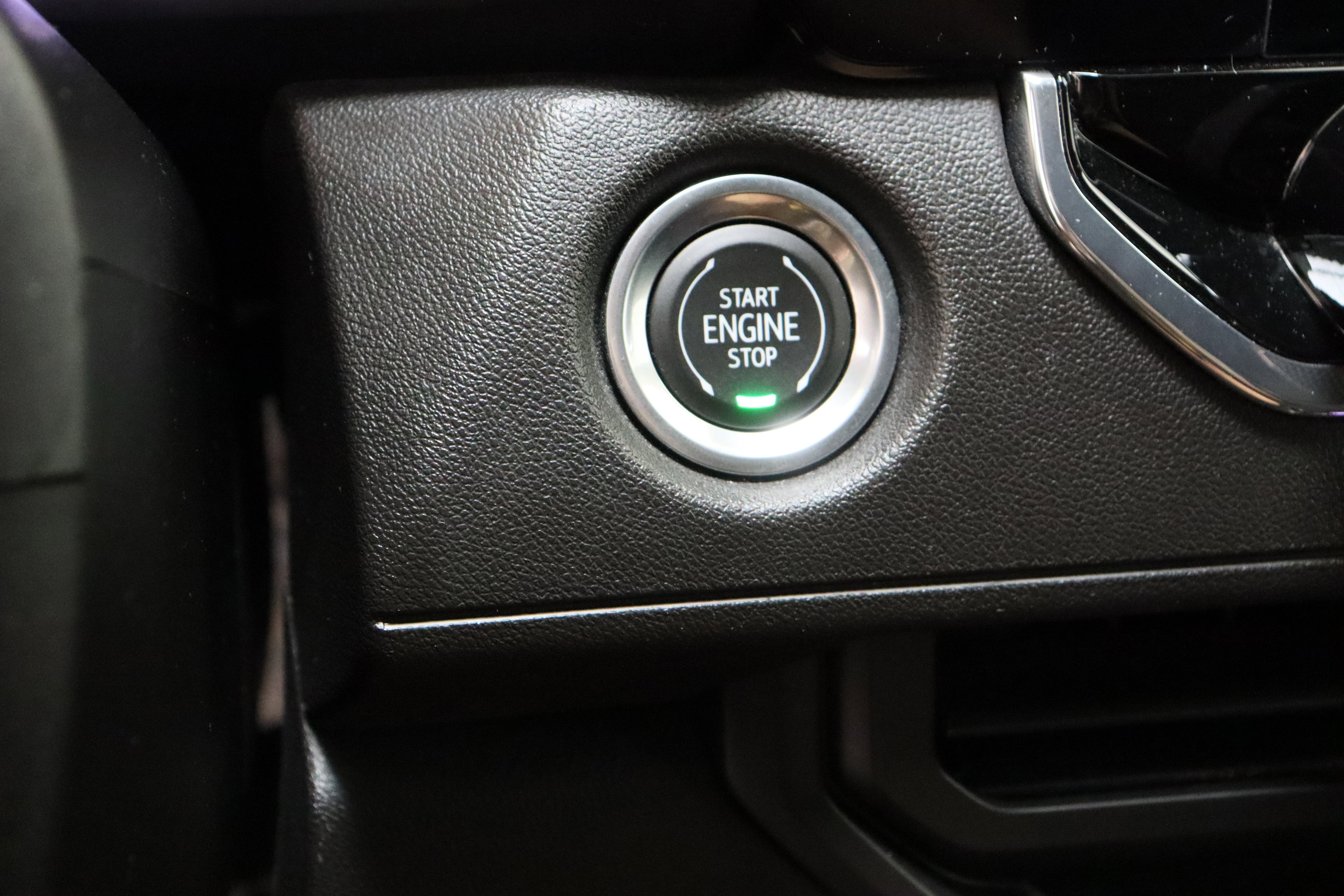 Used 2023 Chevrolet Colorado Trail Boss w/ Technology Package AWD/4WD image 18