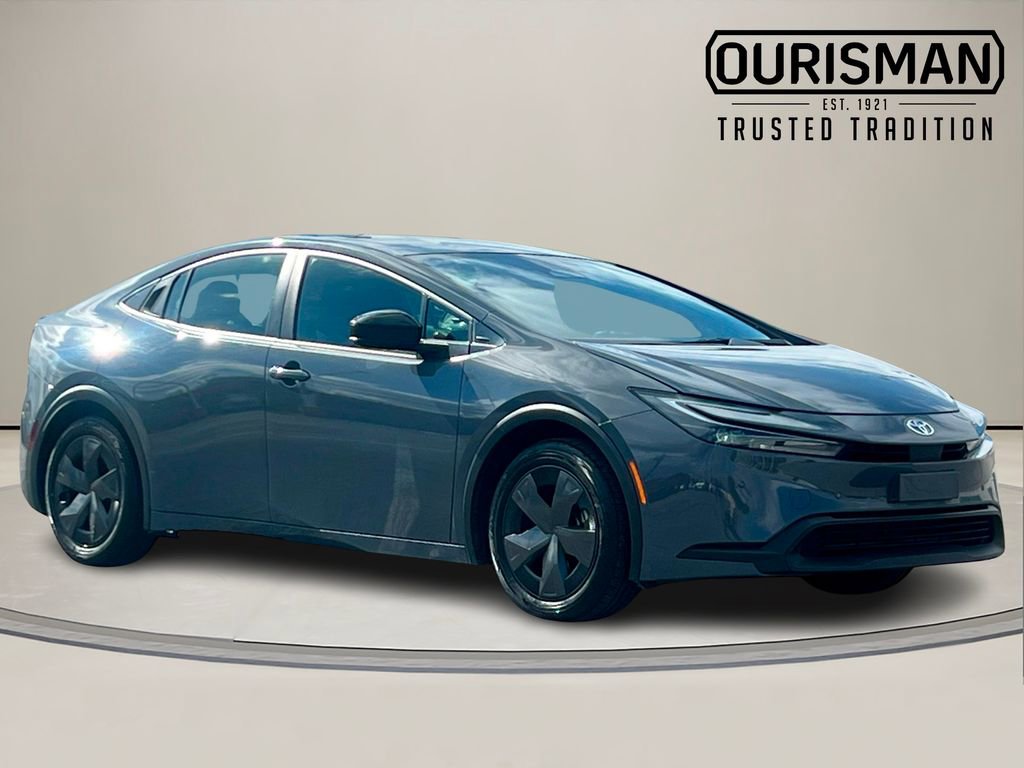 Used 2024 Toyota Prius LE image 1