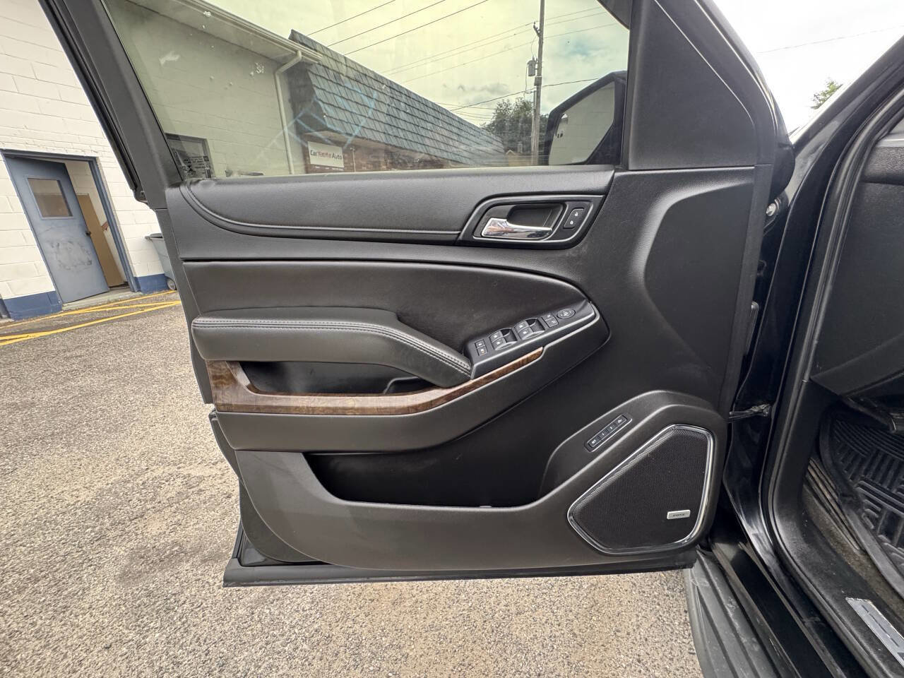 Used 2018 Chevrolet Suburban LT AWD/4WD image 27