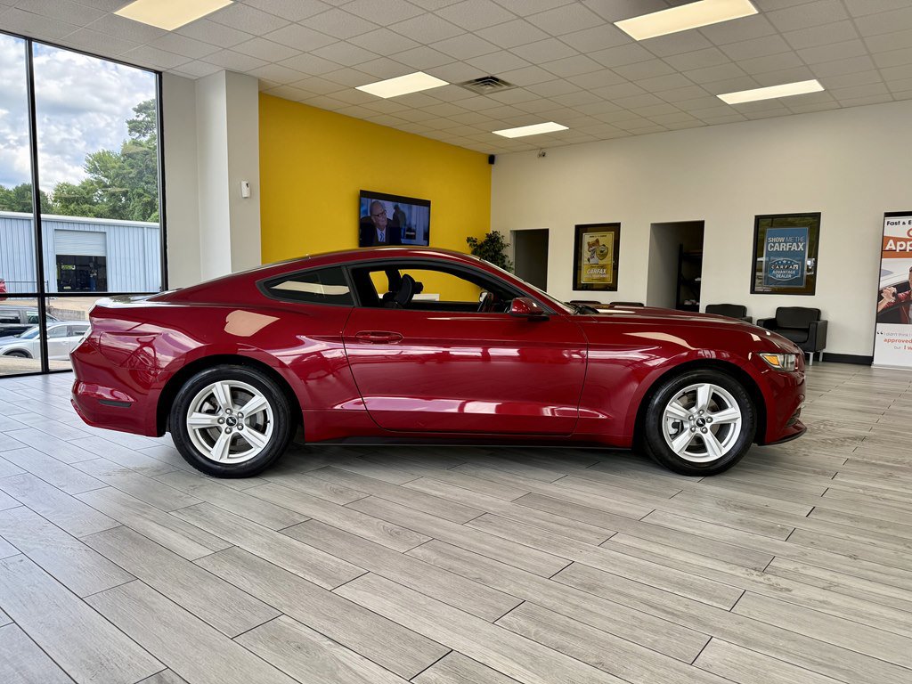 Used 2017 Ford Mustang Coupe RWD image 5