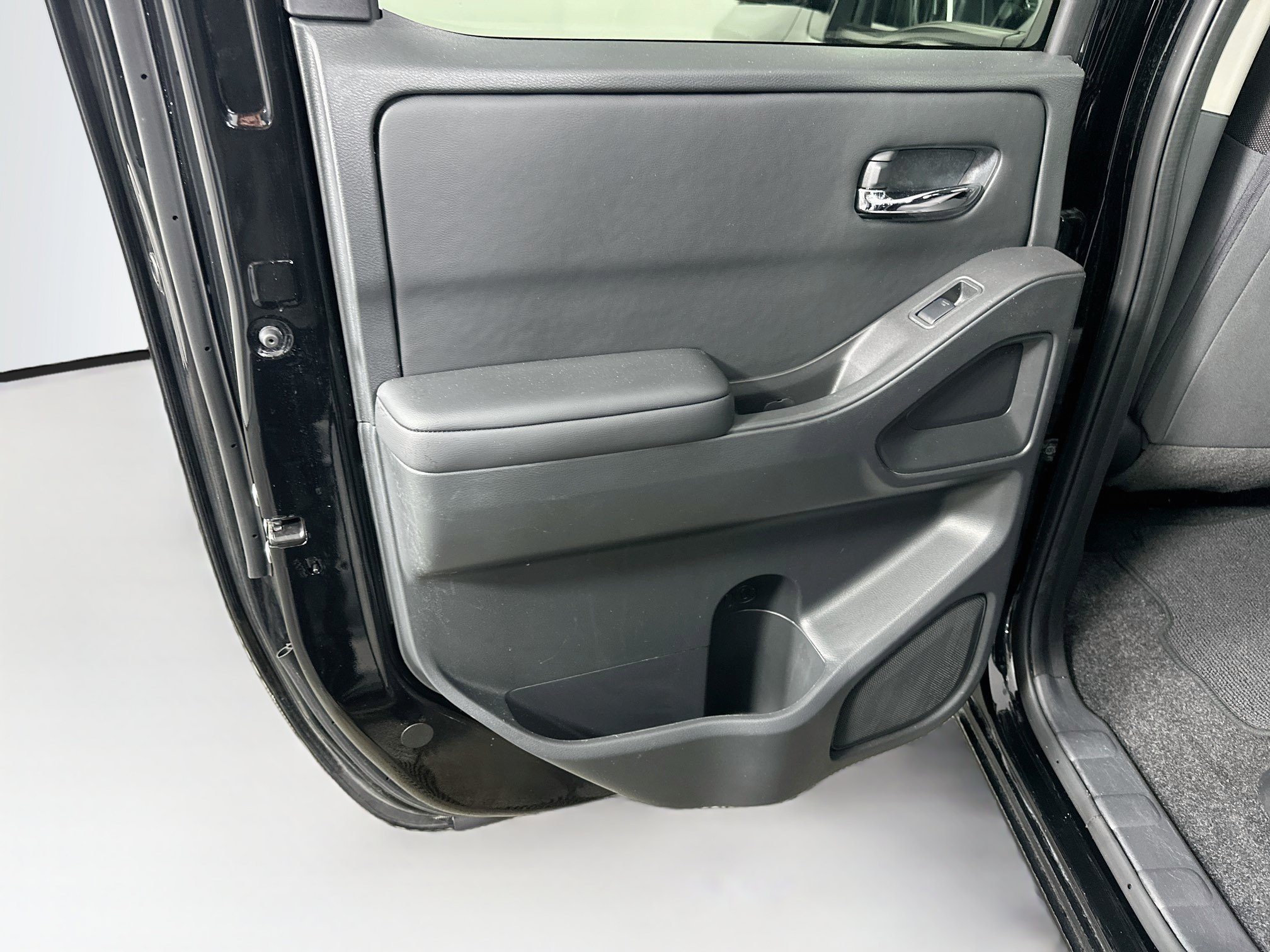 Used 2026 Nissan Frontier SV RWD image 27