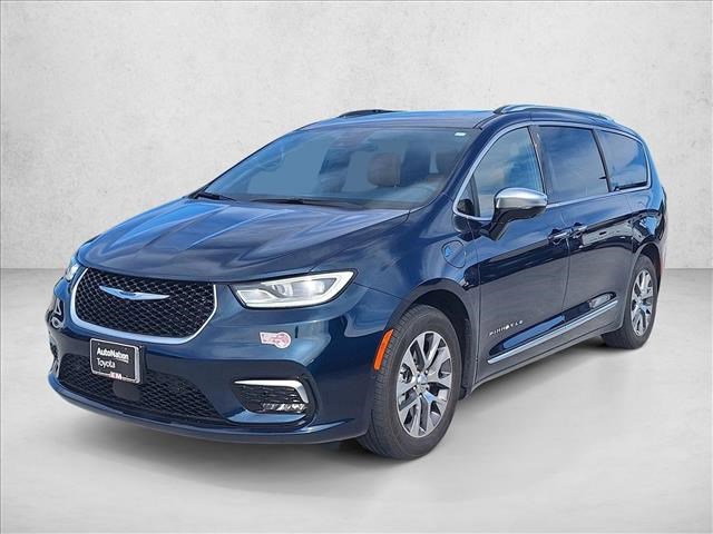 Used 2023 Chrysler Pacifica Pinnacle