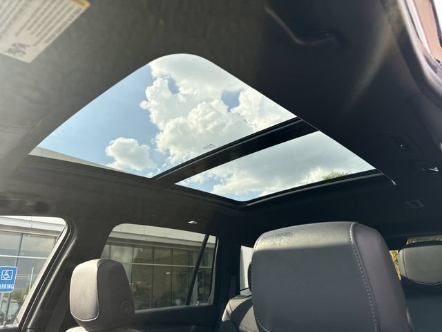 Certified 2024 Cadillac XT6 Luxury w/ LPO, Floor Liner Package AWD/4WD image 18